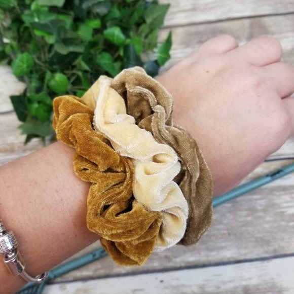 Accessories - Brandy Melville Photo + 3 Velvet Earthy Scrunchie